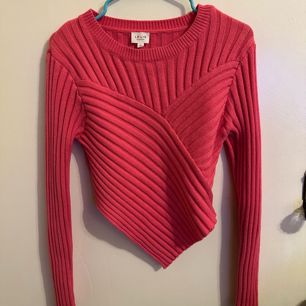 LE LIS Women's Red Ribbed Sweater